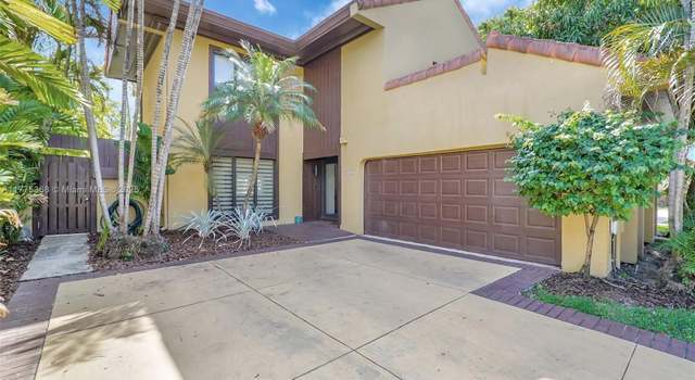 Photo of 1066 NE 203rd Ln, Miami, FL 33179
