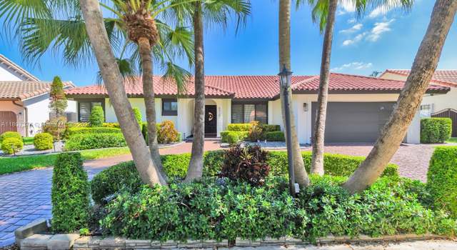 Photo of 8425 NW 165th Ter, Miami Lakes, FL 33016