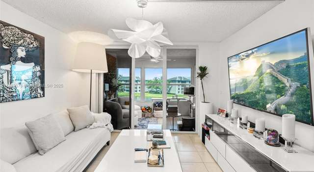 Photo of 9440 Poinciana Pl #405, Davie, FL 33324