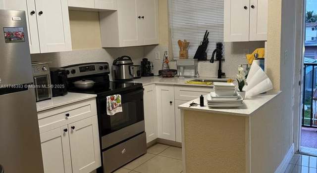 Photo of 1000 W 28th St #8, Hialeah, FL 33010