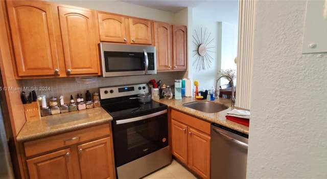 Photo of 111 Royal Park Dr Unit 4F, Oakland Park, FL 33309