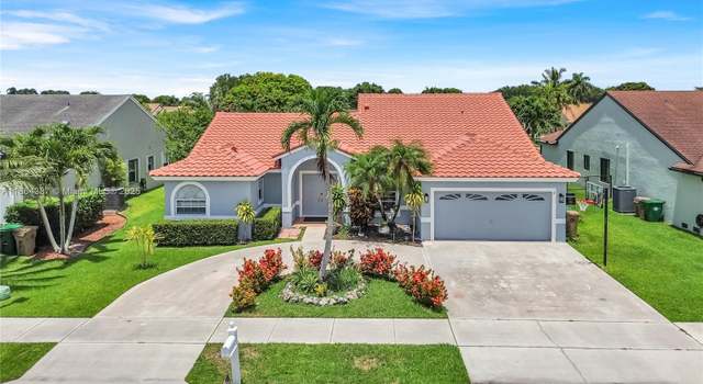 Property at property in Davie, FL 33324, 5 beds, 2.5 baths