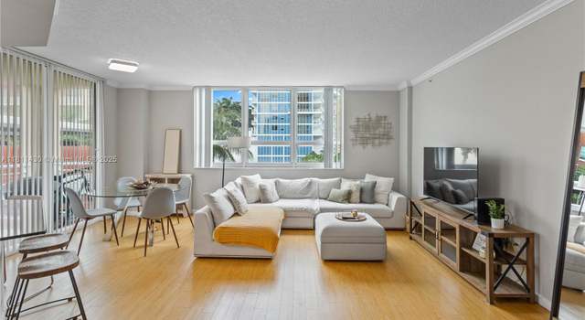Photo of 2000 N Bayshore Dr #401, Miami, FL 33137