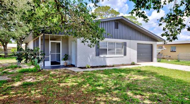 Photo of 1221 Melody Ln, Sebring, FL 33872