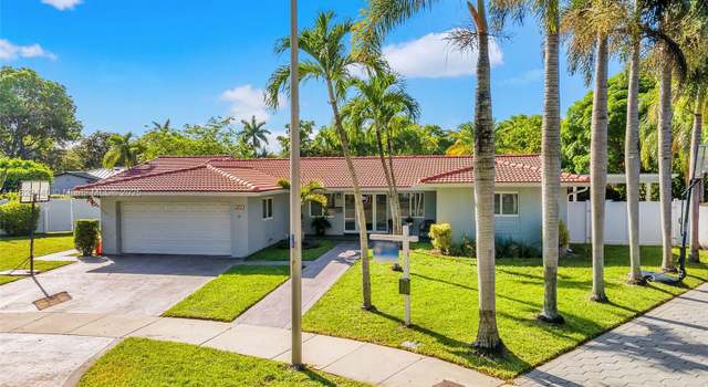 Photo of 6919 Willow Ln, Miami Lakes, FL 33014