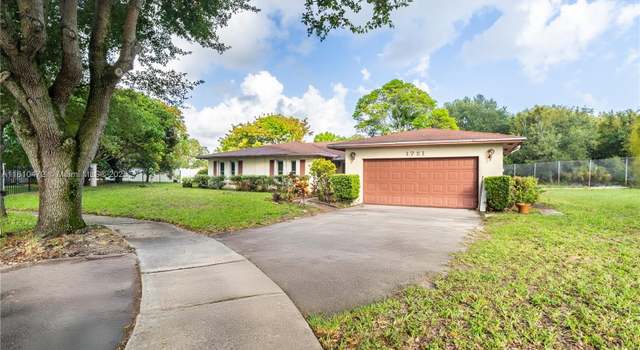 Photo of 1721 NW 195th St, Miami Gardens, FL 33056