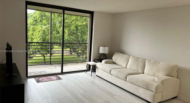 Photo of 1000 Colony Point Cir #302, Pembroke Pines, FL 33026
