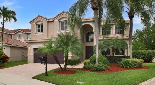 Property at 3962 Pinewood Ln, Weston, FL 33331, 4 beds, 2.5 baths
