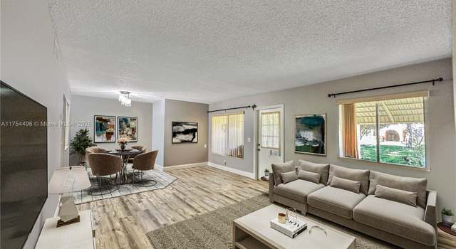 Photo of 118 Lake Pine Cir Unit C-1, Green Acres, FL 33463