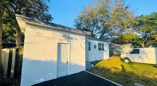 Photo of 1375 NE 129th St, North Miami, FL 33161