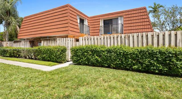 Photo of 9927 NW 6th Ct, Plantation, FL 33324