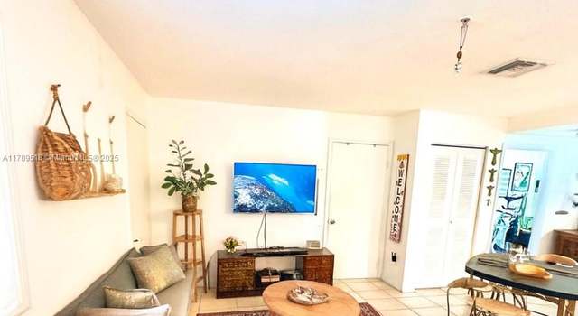 Photo of 1627 NW 18th St #401, Miami, FL 33125