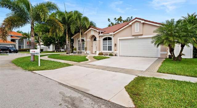 Photo of 18361 NW 10th St, Pembroke Pines, FL 33029