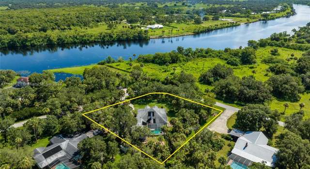 Photo of 865 Fort Thompson Ave, La Belle, FL 33935