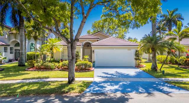 Photo of 17588 SW 11th St, Pembroke Pines, FL 33029