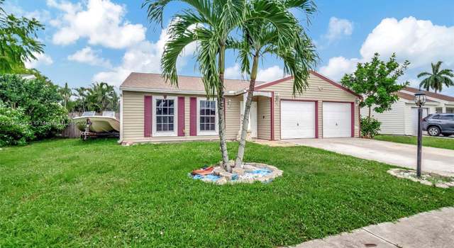 Photo of 5279 W Canal Cir W, Lake Worth, FL 33467