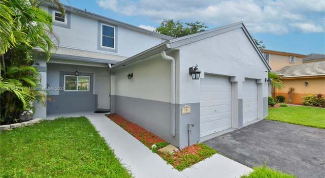 Photo of 381 NW 207th Ave, Pembroke Pines, FL 33029