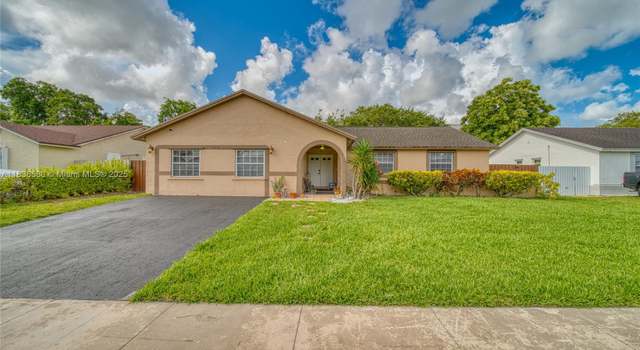 Photo of 13820 SW 285th Ter, Homestead, FL 33033