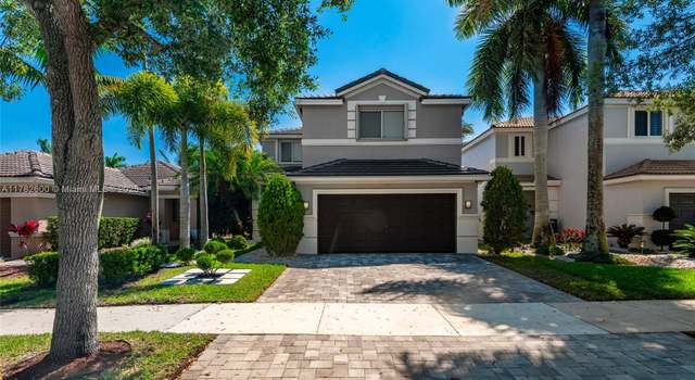 Photo of 674 Conservation Dr, Weston, FL 33327