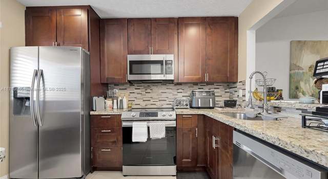 Photo of 9539 Boca Cove Cir #111, Boca Raton, FL 33428