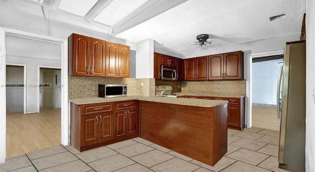 Photo of 18690 NE 22nd Ave, North Miami Beach, FL 33180