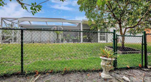 Photo of 9460 NW 3rd St, Pembroke Pines, FL 33024