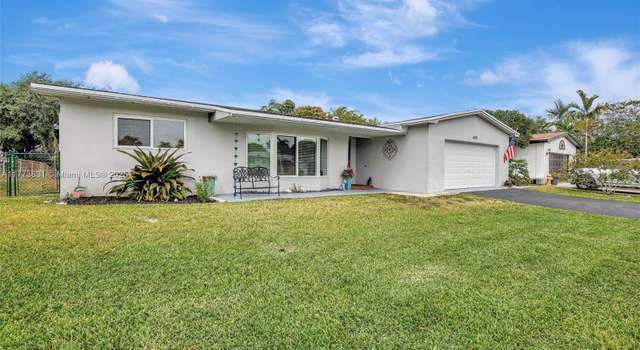Photo of 9460 NW 3rd St, Pembroke Pines, FL 33024