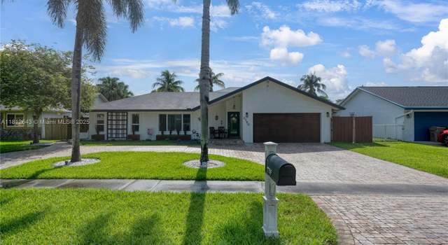Photo of 2750 SW 86th Way, Davie, FL 33328