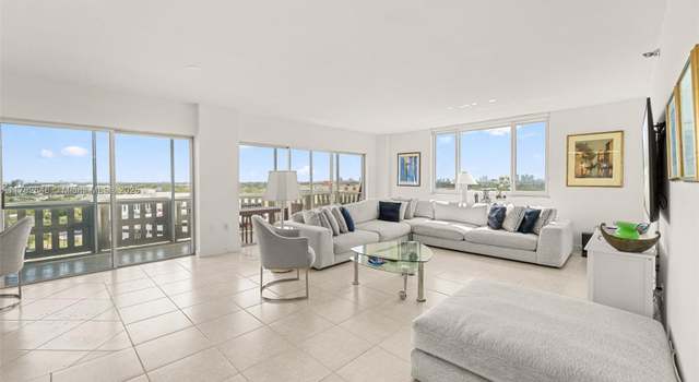 Photo of 4001 Hillcrest Dr #1017, Hollywood, FL 33021