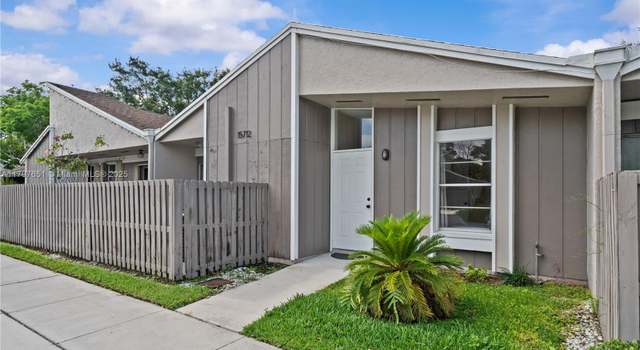 Photo of 15712 Woodgate Ct Unit B, Sunrise, FL 33326