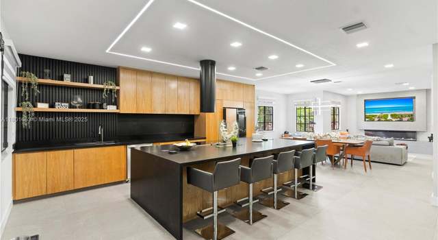 Photo of 1504 Passion Vine Cir Unit 23-4, Weston, FL 33326