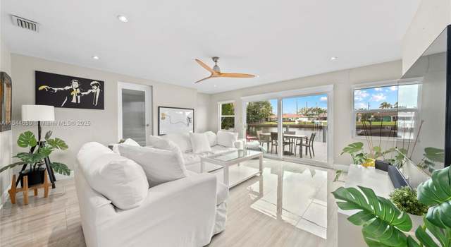 Photo of 817 NW 30th St, Wilton Manors, FL 33311