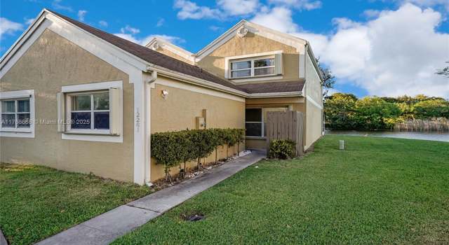 Photo of 12261 NW 15th St, Pembroke Pines, FL 33026
