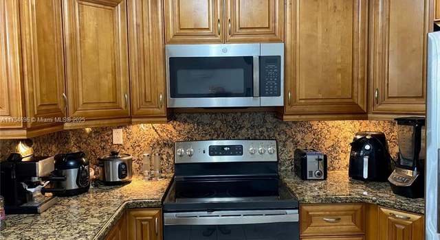 Photo of 10249 NW 9th St Cir Unit 102-8, Miami, FL 33172