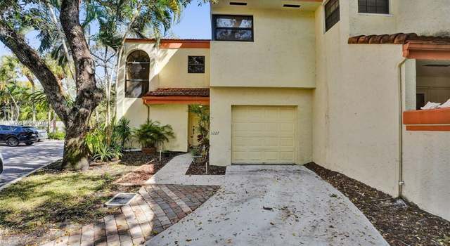 Photo of 3227 Old Oak Ln #1201, Hollywood, FL 33021