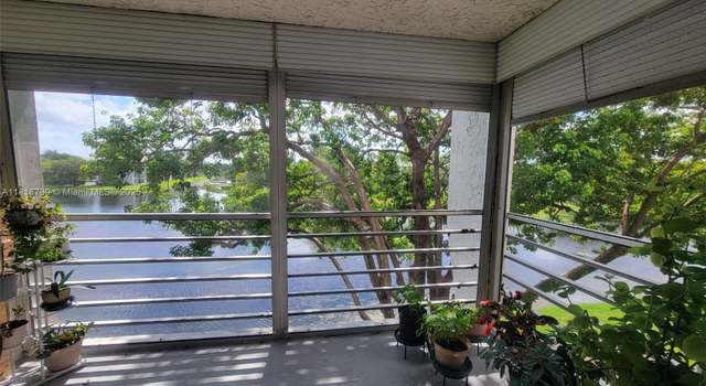 Photo of 9235 Lagoon Pl #403, Davie, FL 33324