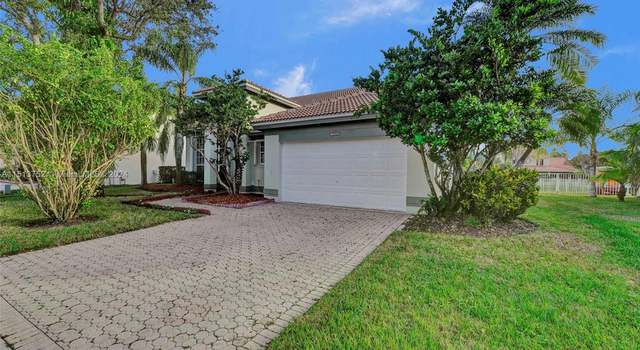 Photo of 19366 NW 13th St, Pembroke Pines, FL 33029