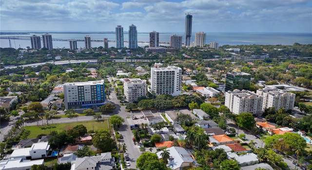 Photo of 340 SW 20th Rd, Miami, FL 33129