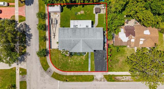 Photo of 9104 SW 180th St, Palmetto Bay, FL 33157