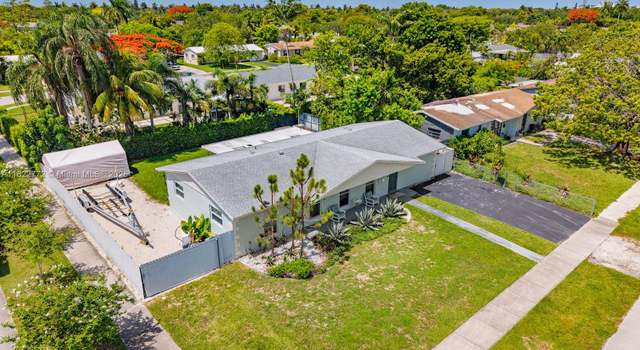 Photo of 9104 SW 180th St, Palmetto Bay, FL 33157