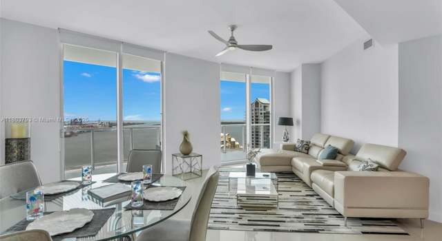 Photo of 300 S Biscayne Blvd Unit T-3710, Miami, FL 33131