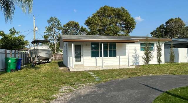 Photo of 2649 Island Dr, Miramar, FL 33023