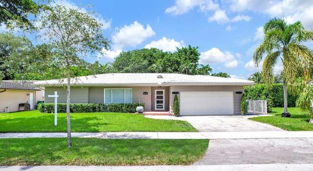 Photo of 14530 Sabal Dr, Miami Lakes, FL 33014