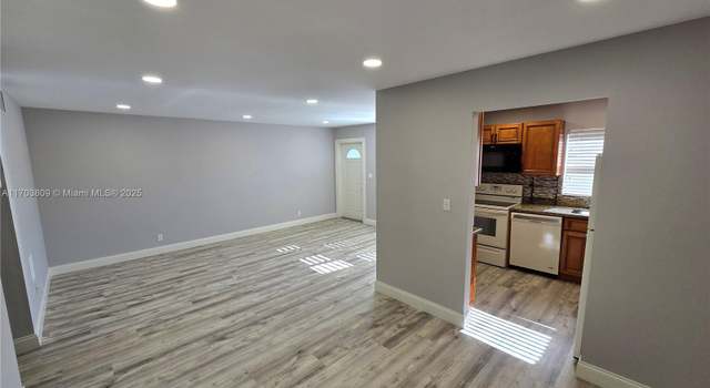 Photo of 407 SW Natura Ave Unit C, Deerfield Beach, FL 33441