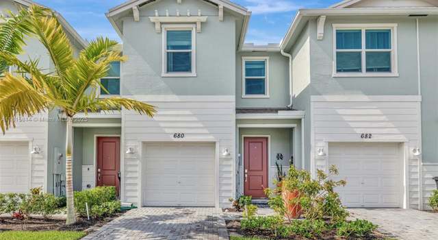 Photo of 680 SE Lake Falls St, Port St Lucie, FL 34984