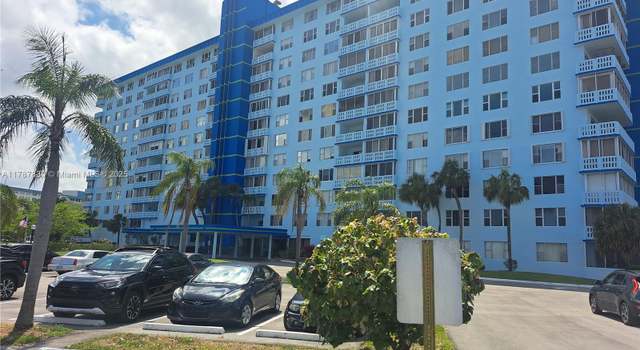 Photo of 4001 Hillcrest Dr #1009, Hollywood, FL 33021