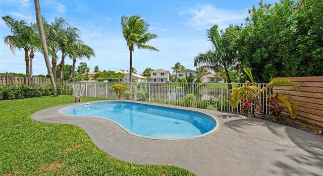 Photo of 10596 SW 12th Mnr, Pembroke Pines, FL 33025
