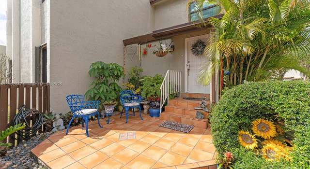 Photo of 9950 NW 9th St Cir #204, Miami, FL 33172