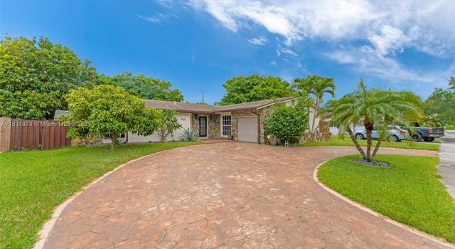 Photo of 10600 SW 199th St, Cutler Bay, FL 33157