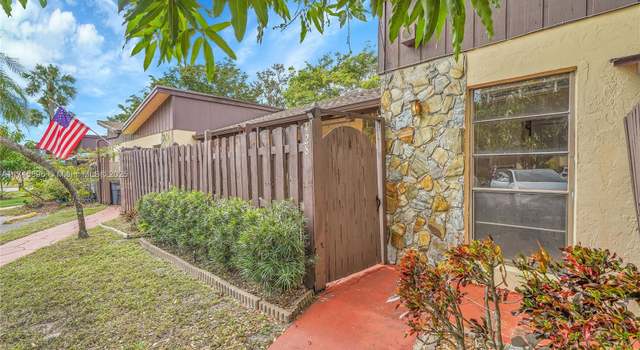 Photo of 428 Briarwood Cir Unit 4-27, Hollywood, FL 33024